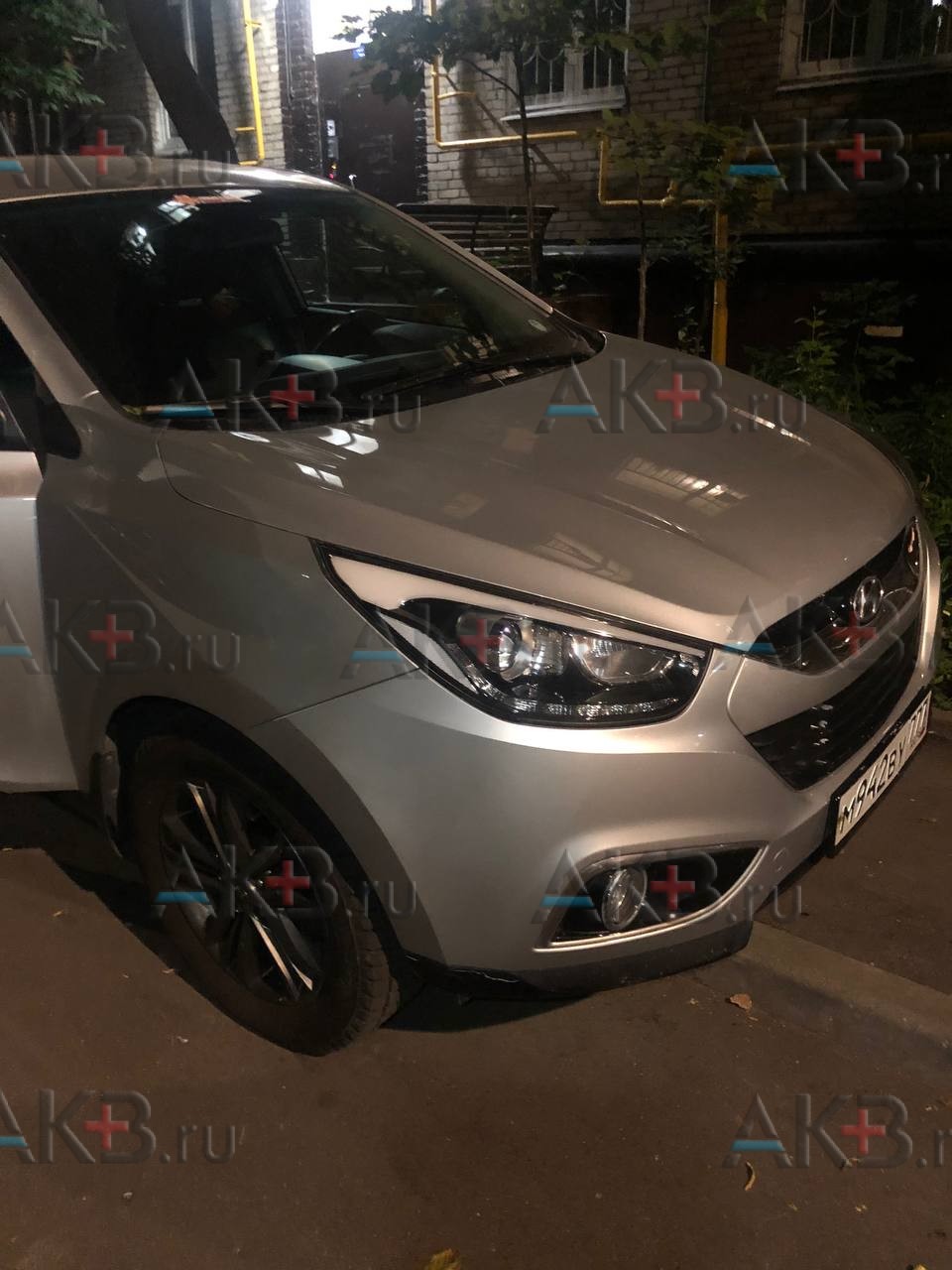 Замена аккумулятора на Hyundai ix35 I Рестайлинг 2013 – 2015 2.0 (150 л.с.)