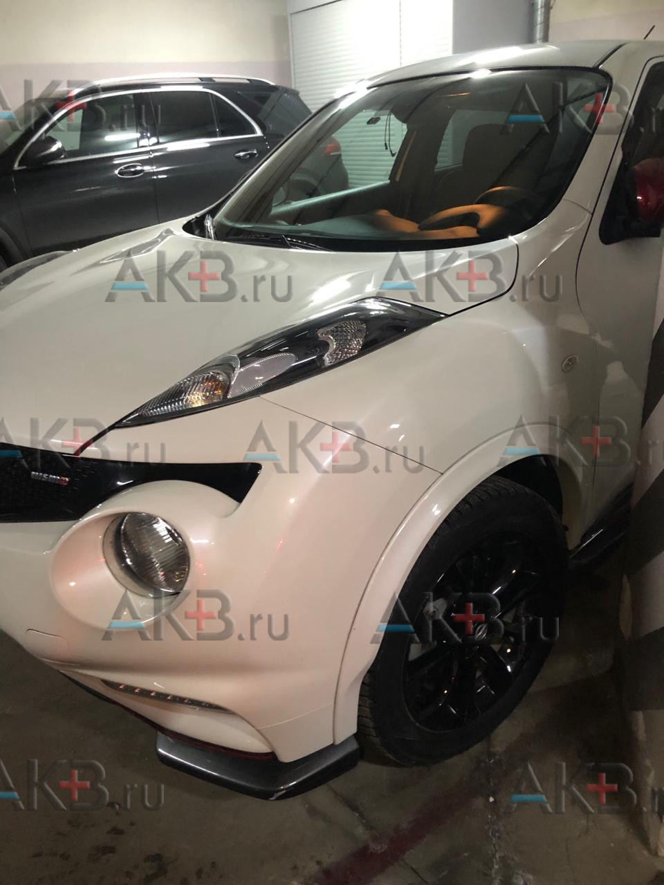 Замена аккумулятора на Nissan Juke Nismo I 2013 - 2014 1.6 (200 л.с.)