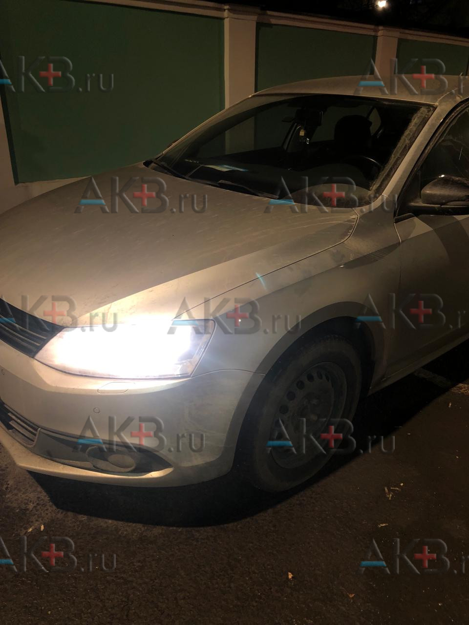 Замена аккумулятора на Volkswagen Jetta VI 2010 - н.в. 1.2 (105 л.с.)