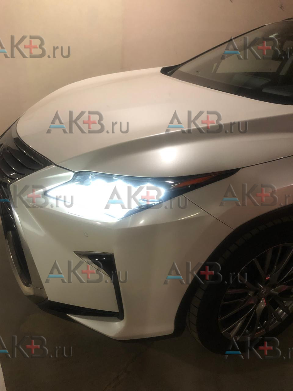 Замена аккумулятора на Lexus RX IV 2015 - 2019 350 3.5 (300 л.с.)