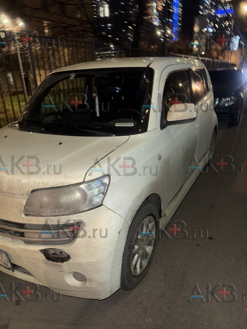 Замена аккумулятора на Daihatsu Materia 2006 – 2013 1.3 (91 л.с.)