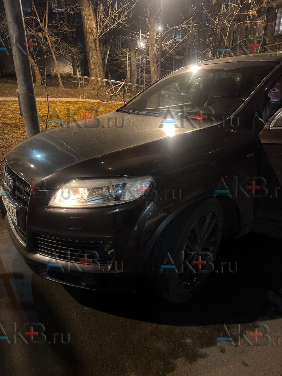 Замена аккумулятора на Audi Q7 I 2005 - 2009 3.0d (238 л.с.)